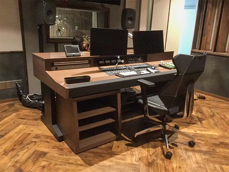 レコーディングスタジオ用特殊なテーブル